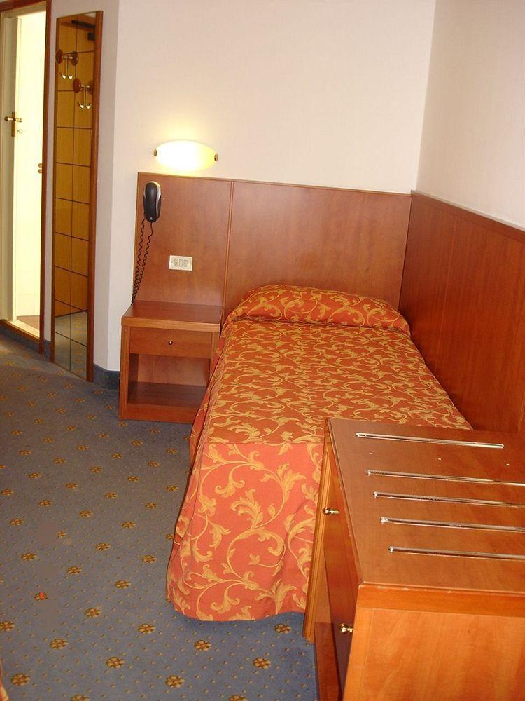 Hotel Garden Limone sul Garda Ngoại thất bức ảnh