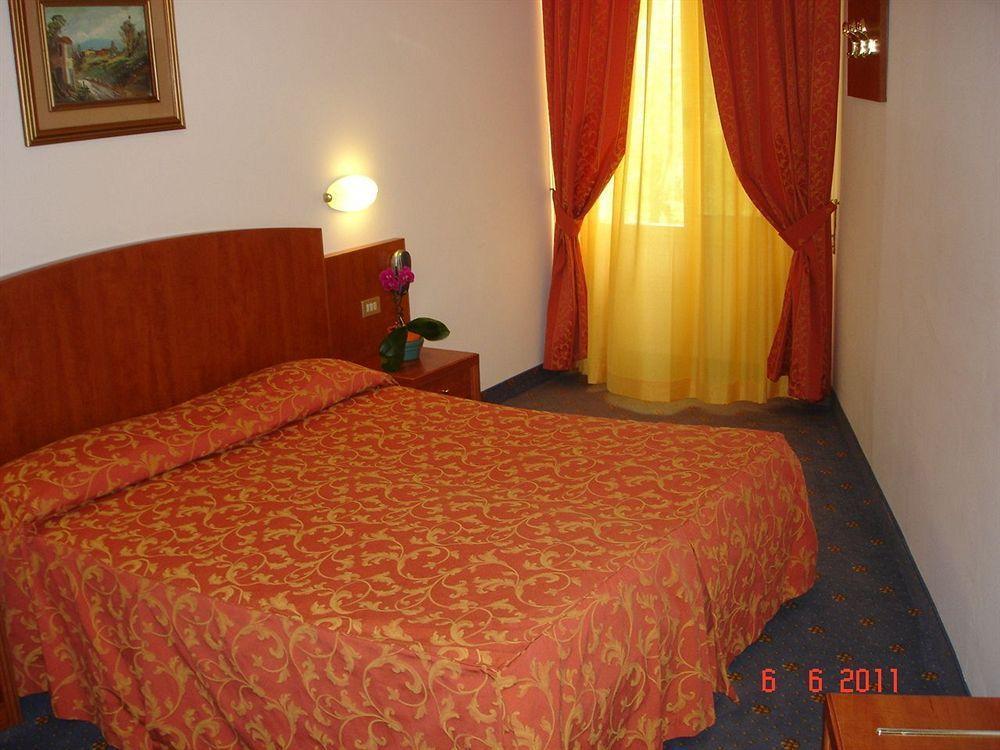 Hotel Garden Limone sul Garda Ngoại thất bức ảnh