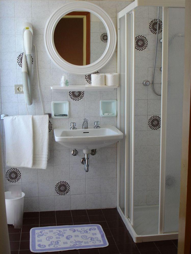 Hotel Garden Limone sul Garda Ngoại thất bức ảnh