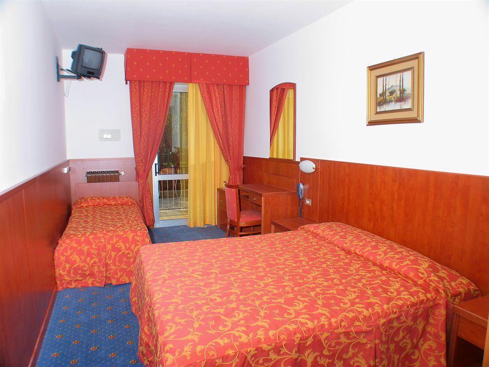 Hotel Garden Limone sul Garda Ngoại thất bức ảnh