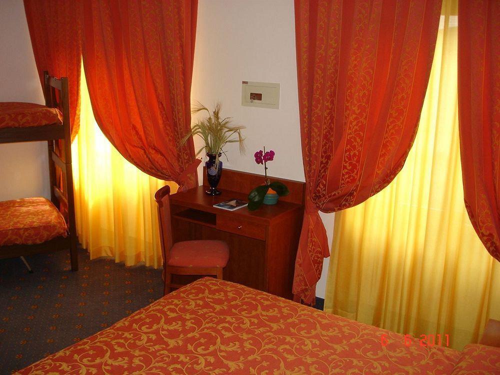 Hotel Garden Limone sul Garda Ngoại thất bức ảnh