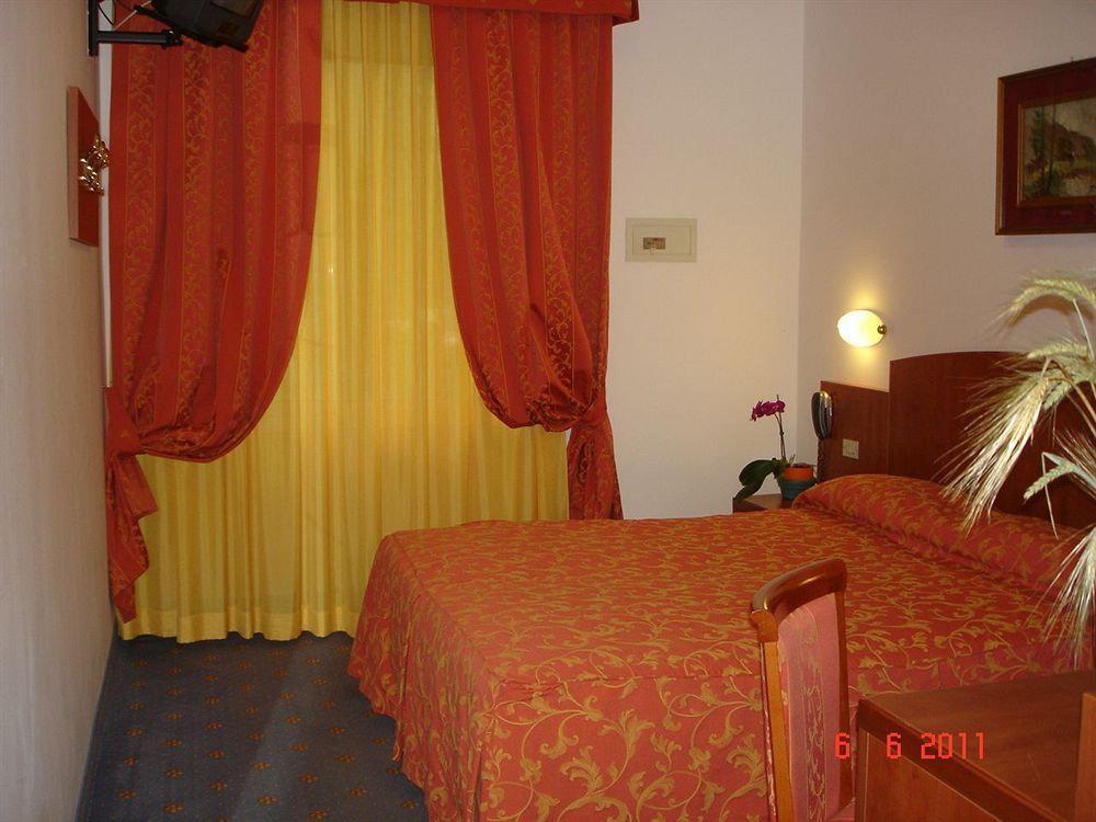 Hotel Garden Limone sul Garda Ngoại thất bức ảnh