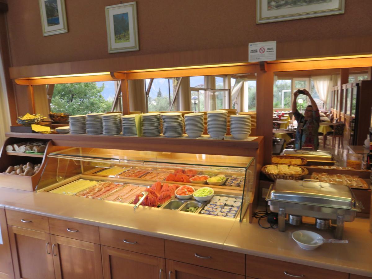 Hotel Garden Limone sul Garda Ngoại thất bức ảnh