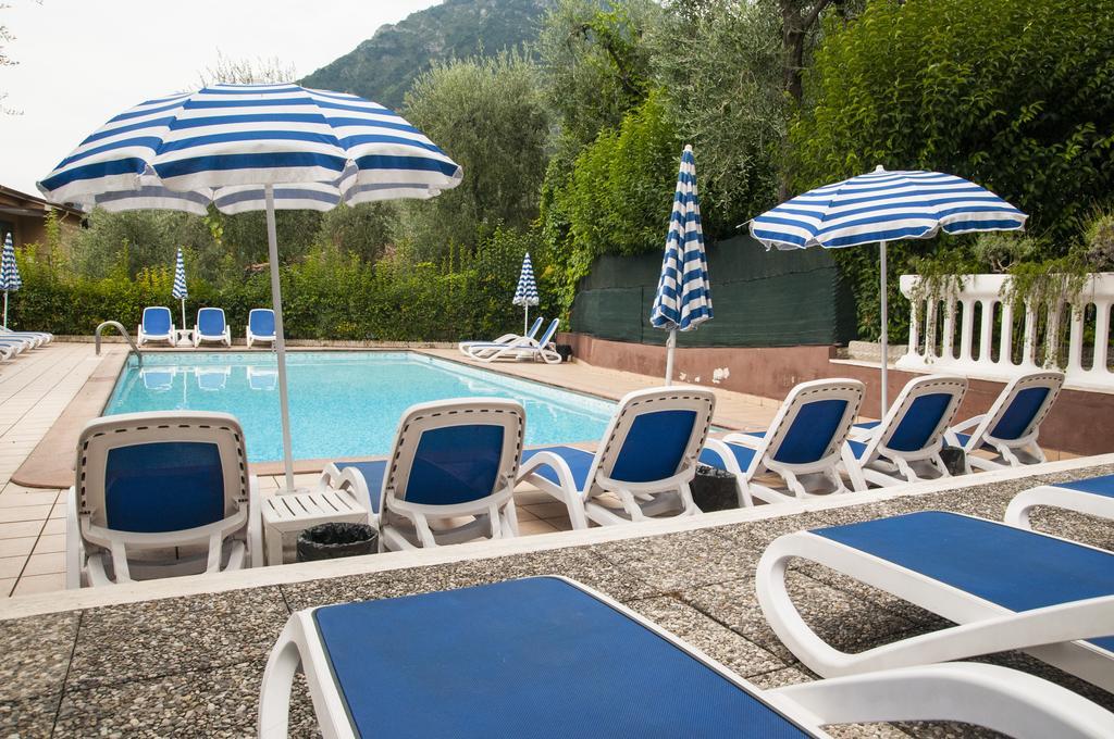 Hotel Garden Limone sul Garda Ngoại thất bức ảnh