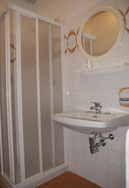 Hotel Garden Limone sul Garda Ngoại thất bức ảnh