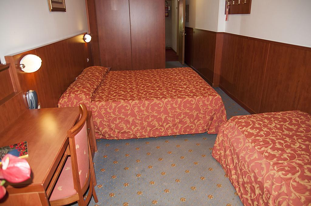 Hotel Garden Limone sul Garda Phòng bức ảnh