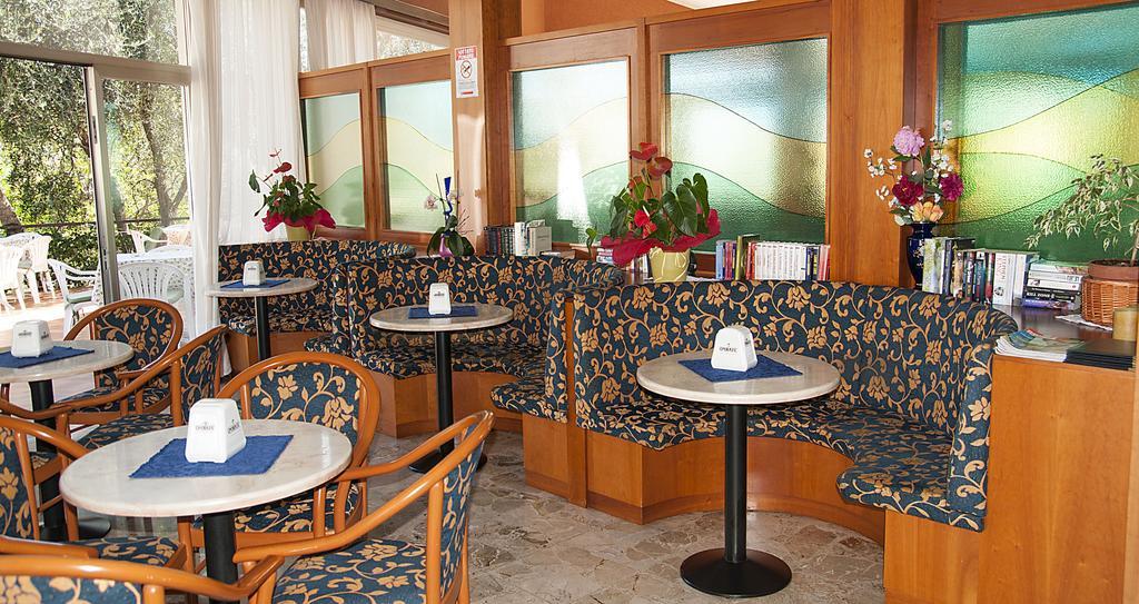 Hotel Garden Limone sul Garda Ngoại thất bức ảnh
