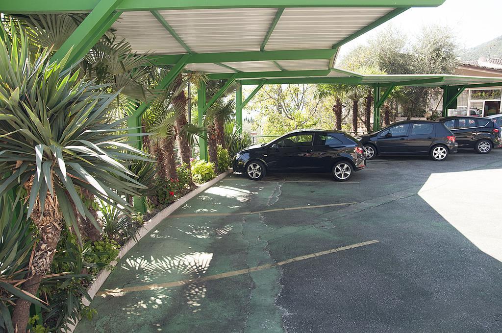 Hotel Garden Limone sul Garda Ngoại thất bức ảnh