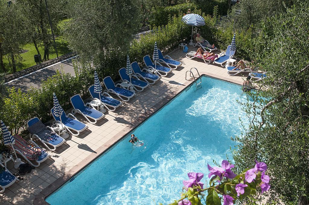 Hotel Garden Limone sul Garda Ngoại thất bức ảnh