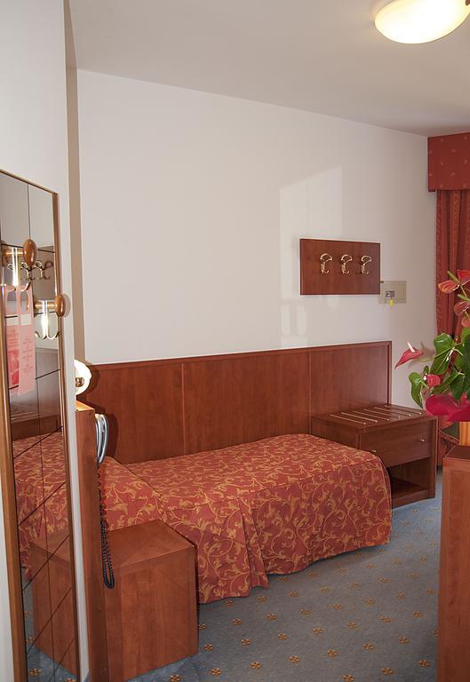 Hotel Garden Limone sul Garda Phòng bức ảnh