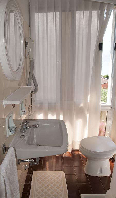 Hotel Garden Limone sul Garda Phòng bức ảnh